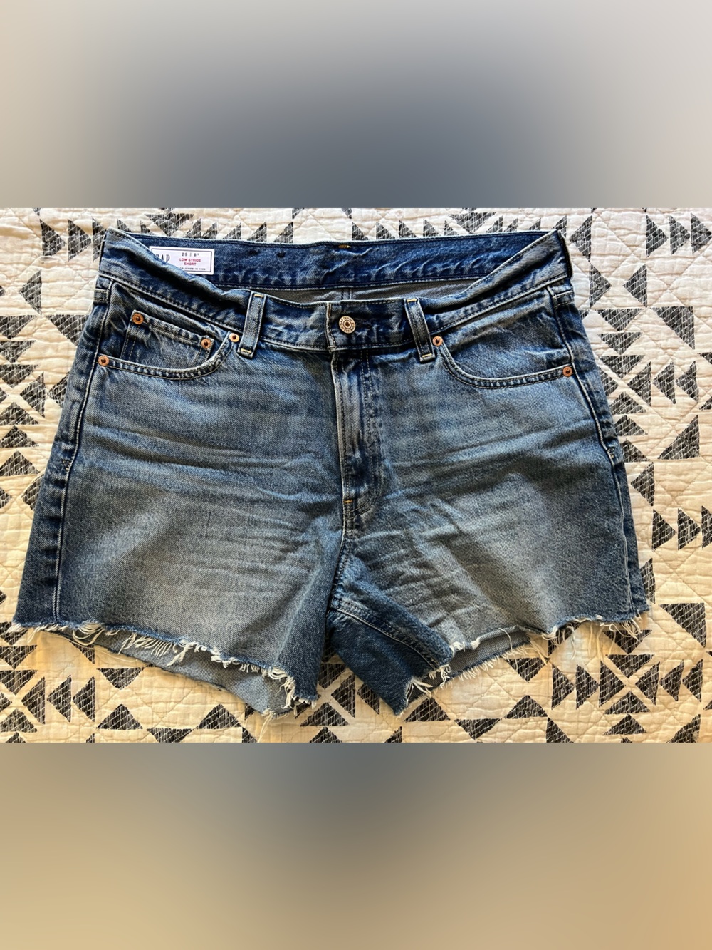 2 pairs Gap Low Stride denim shorts size 8 tall, EUC - Picture 6 of 8